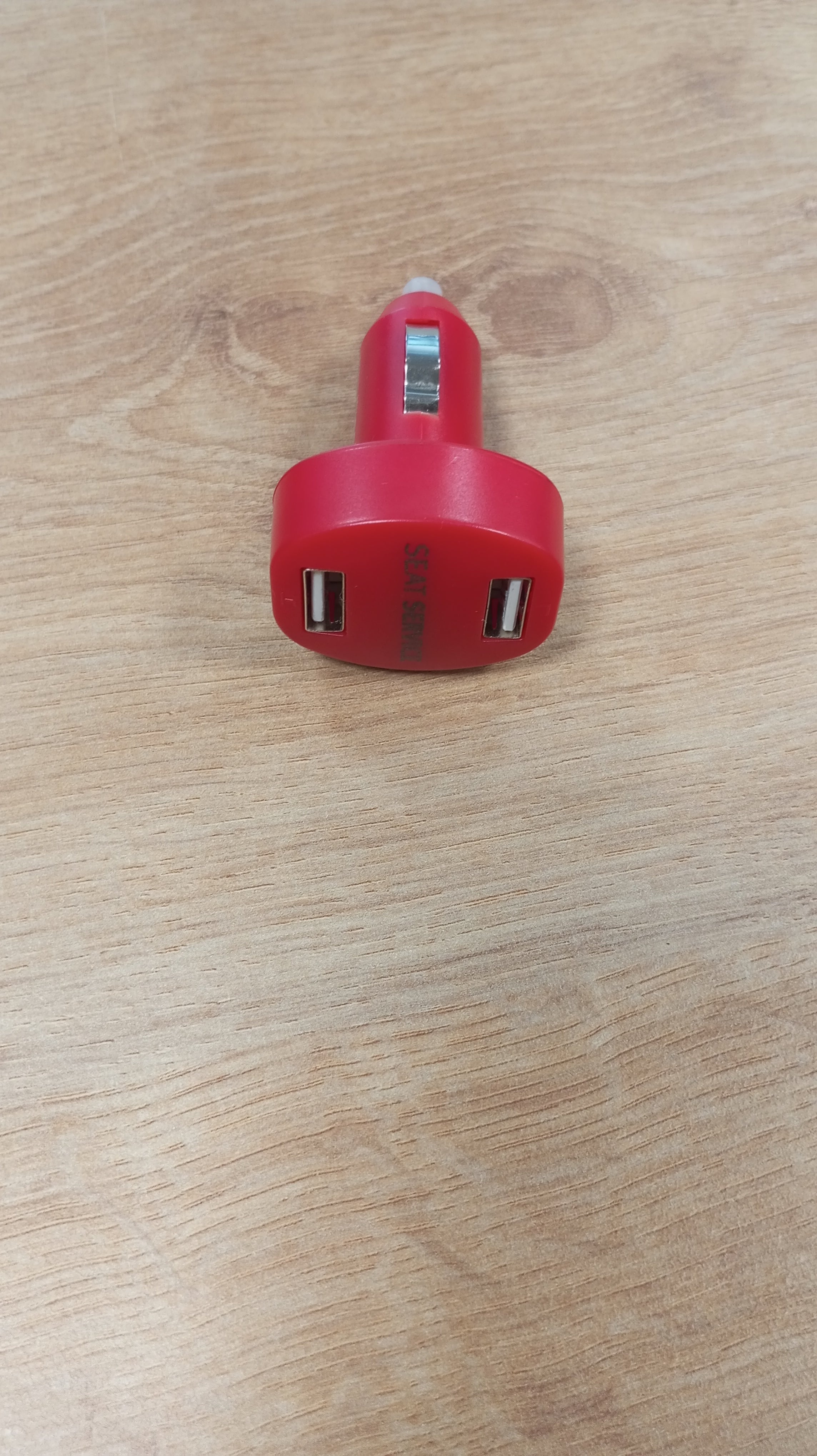 Nabíječka do USB červená Seat