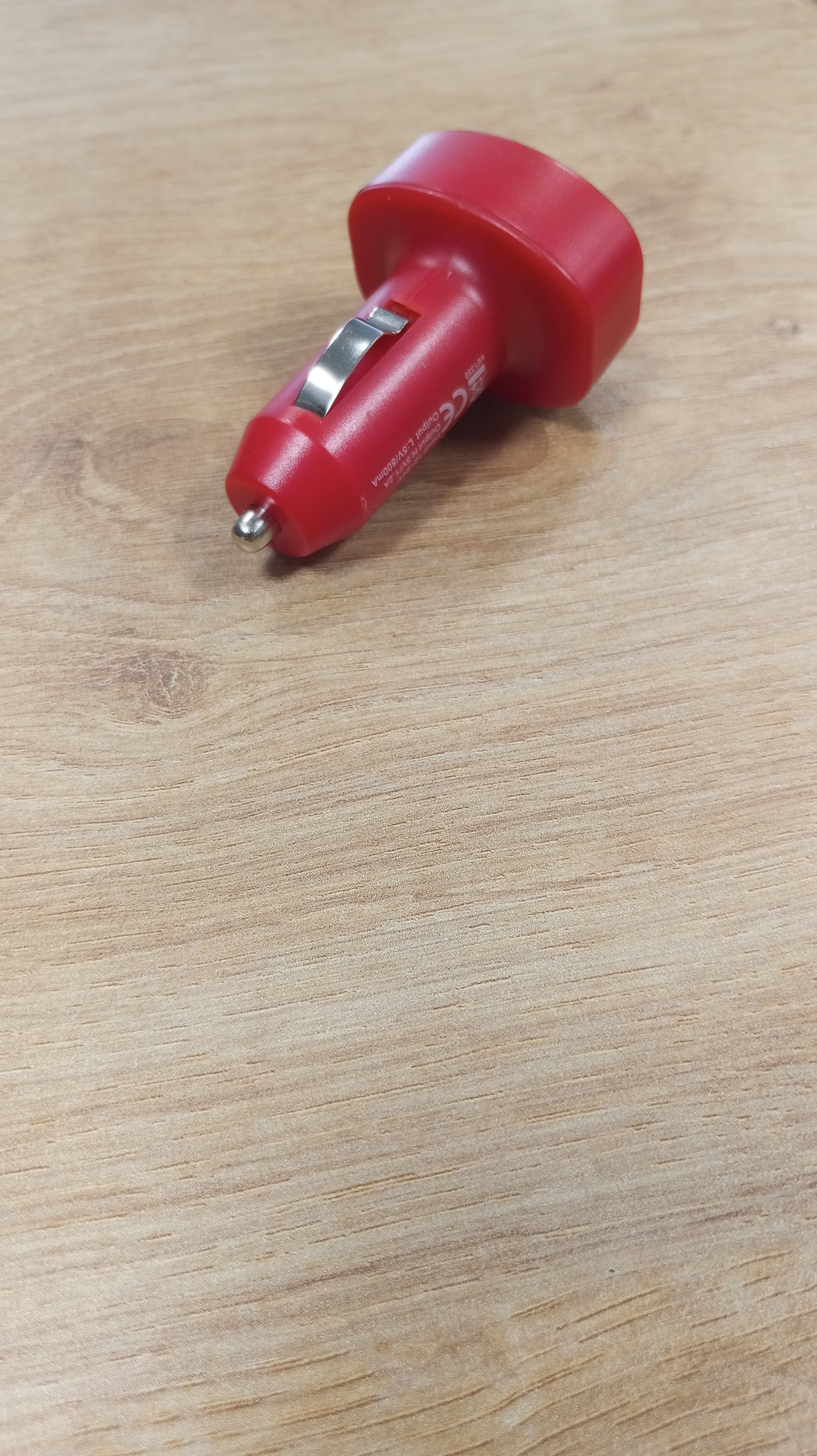 Nabíječka do USB červená Seat